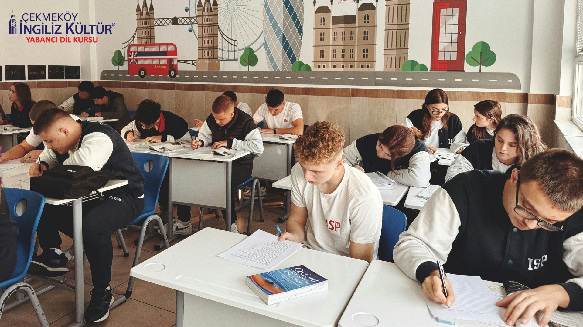 IELTS mi TOEFL mı? Sizin İçin En Uygun Sınavı Çekmeköy İngiliz Kültür İle Seçin